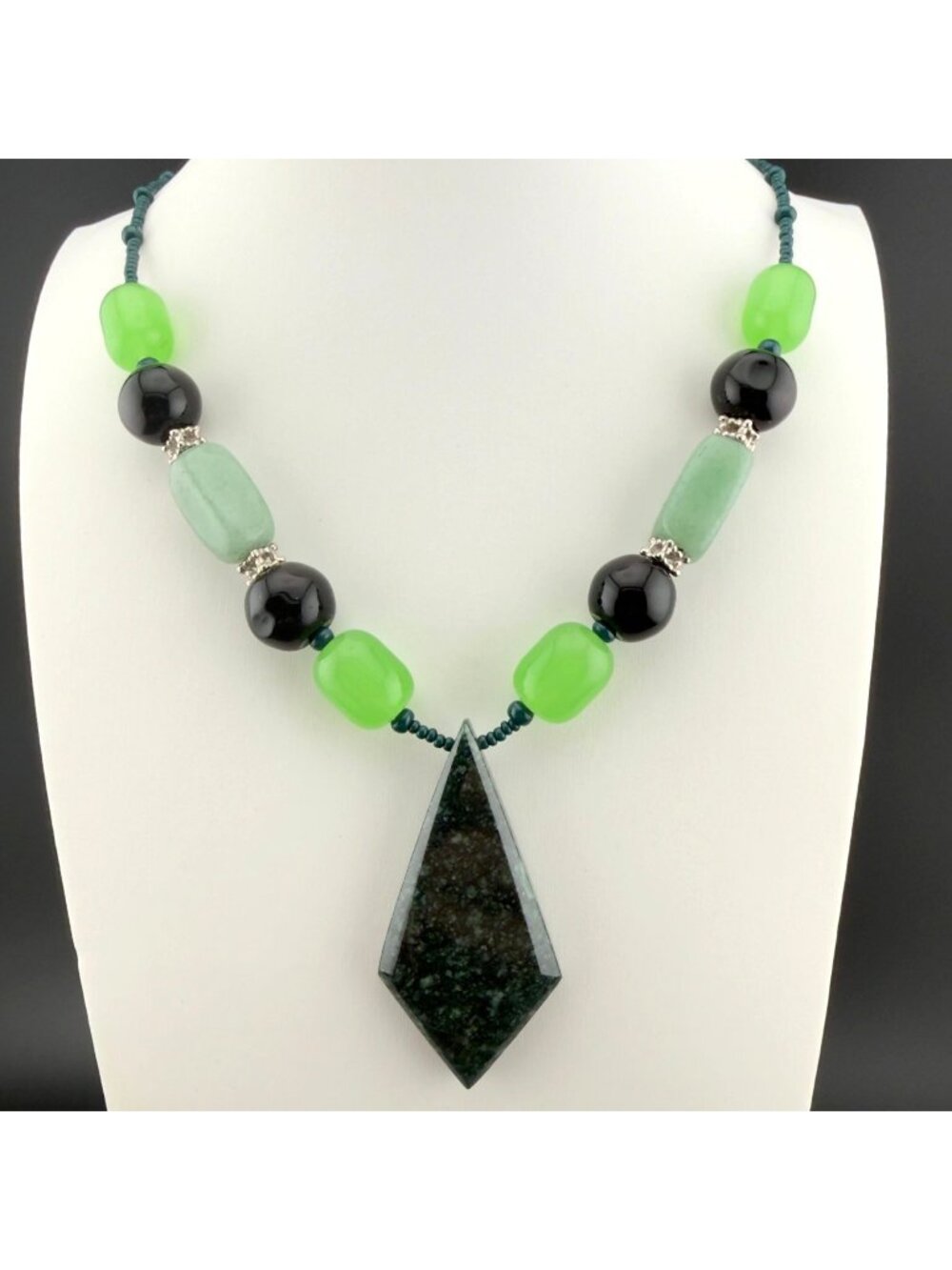 Vintage Beaded Stone Pendant Necklace Green Black Geometric 22 Inch